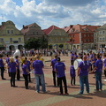 Rahvusvaheline noorte puhkpilliorkester Wersalinka. Kontsert Lomža raekoja ees.