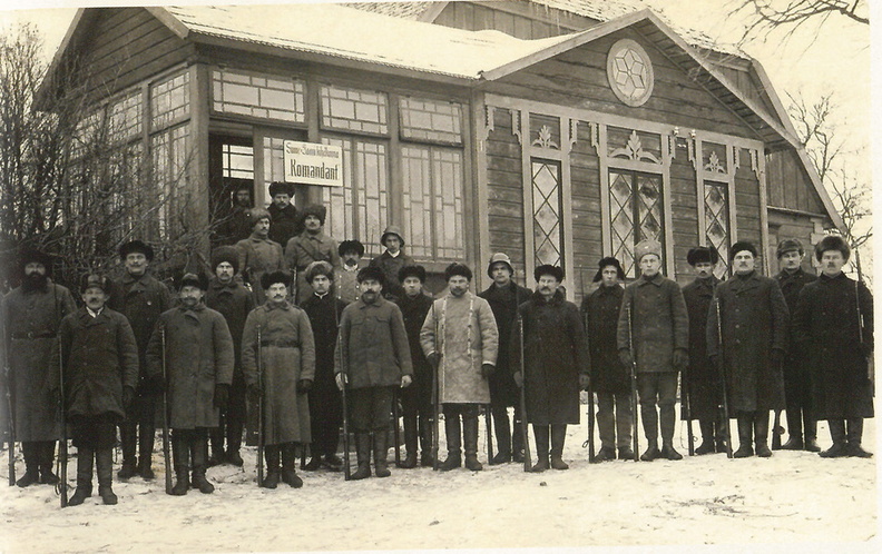 Suure-Jaani kaitseliitlased valmistuvad 1919.a esimeseks vabariigi aastapäevaks