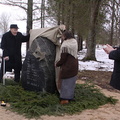 Mälestuskivi "Nurgakivi" avamine Johann Köleri sünnikohas Kõõbral. Leonhard Pruus ja Aate-Heli Õun.