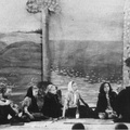 Murueit ja karjalapsed näidendis "Soovisõrmus" 1941.a. Paul Kondase dekoratsioonid