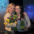 Põhja-Sakala valla õpilaste lauluvõistlus Nooruse Laul.Ele Millistfer ja Grand Prix´i võitja Sigrid Kinguste.