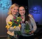 Põhja-Sakala valla õpilaste lauluvõistlus Nooruse Laul.Ele Millistfer ja Grand Prix´i võitja Sigrid Kinguste.