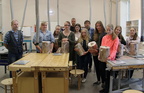 Kirivere kooli 7. ja 8. klassi tüdrukud valmistasid osaühingule Combimill Sakala 45 puupakku. 
