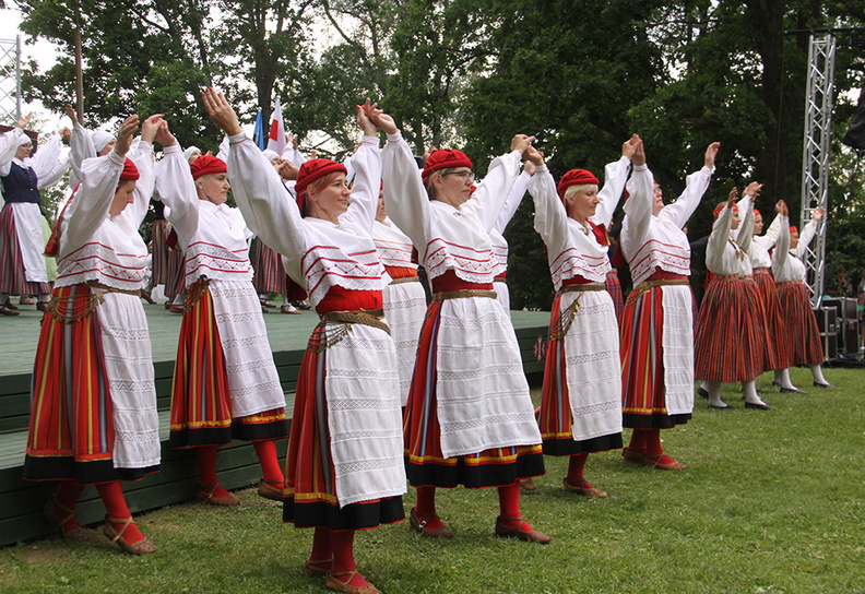 Põhja-Sakala valla I laulu- ja tantsupidu.