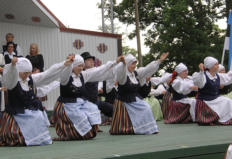 Põhja-Sakala valla I laulu- ja tantsupidu.