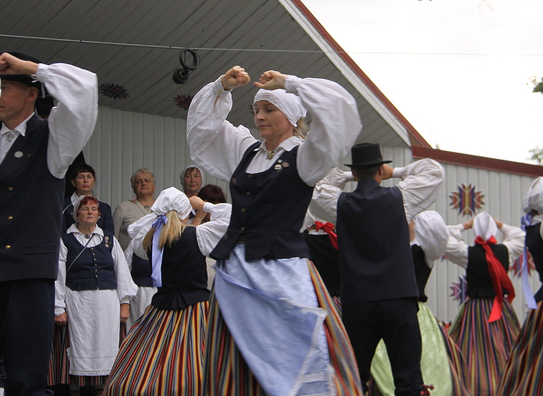 Põhja-Sakala valla I laulu- ja tantsupidu.