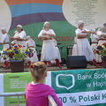 Vastemõisa naisrühm Vastsed Naised Põhja-Sakala valla sõpruslinnas Hajnowkas. Esinemas Piisoni laadal.