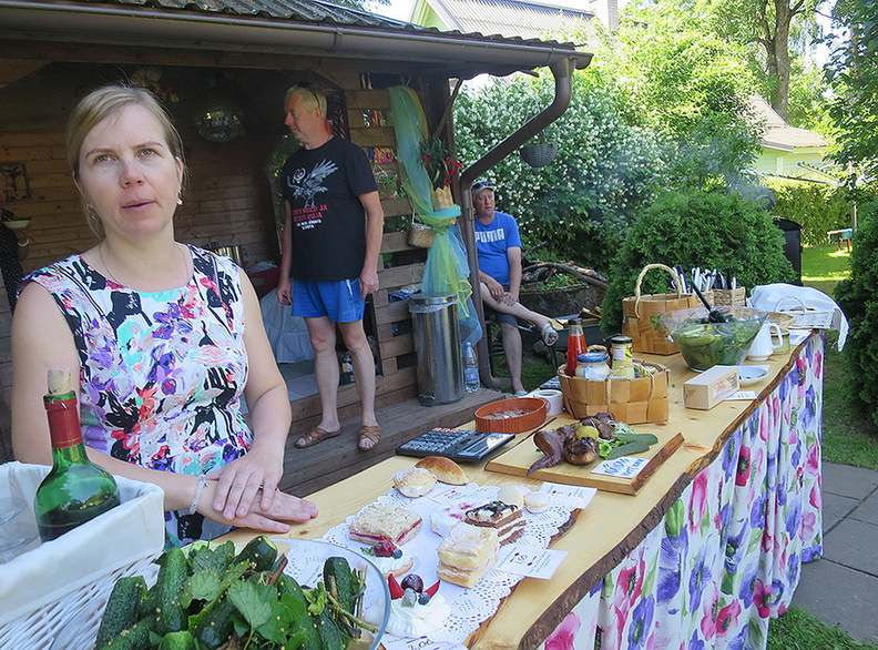 Põhja-Sakala valla aiakohvikute päev. Kohvik Naised Hoos Lõõtsast Rääkimata Suure-Jaanis.