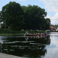 Külalised Ulvilast kirikupaadiga Suure-Jaani järvel.