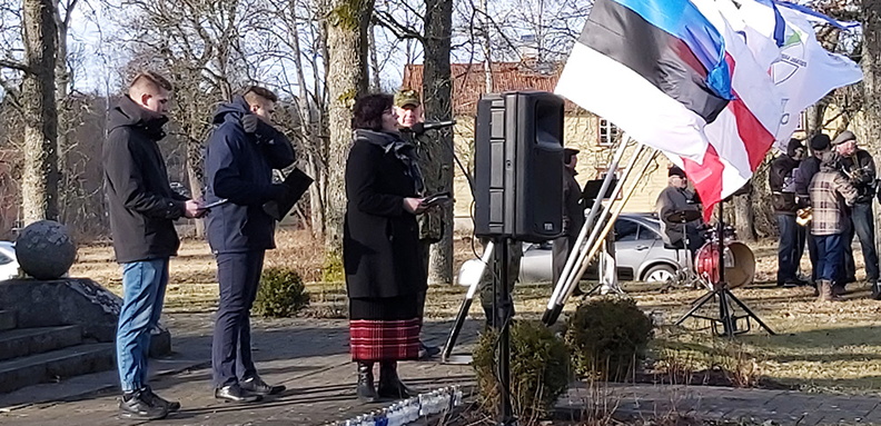 Eesti Vabariigi 102. aastapäeva aktus Suure-Jaanis Lembitu platsil.