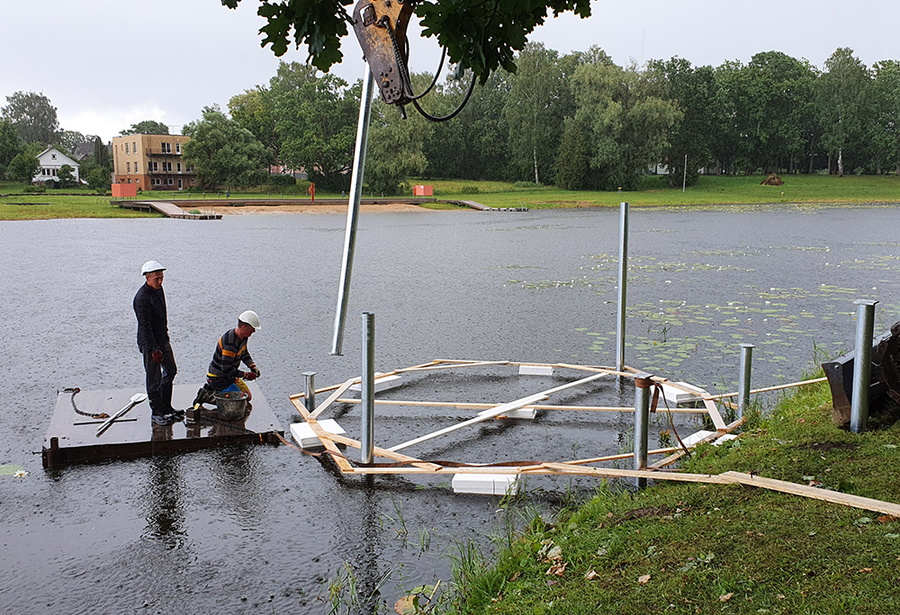 Paviljoni taastamine Suure-Jaani paisjärvel.