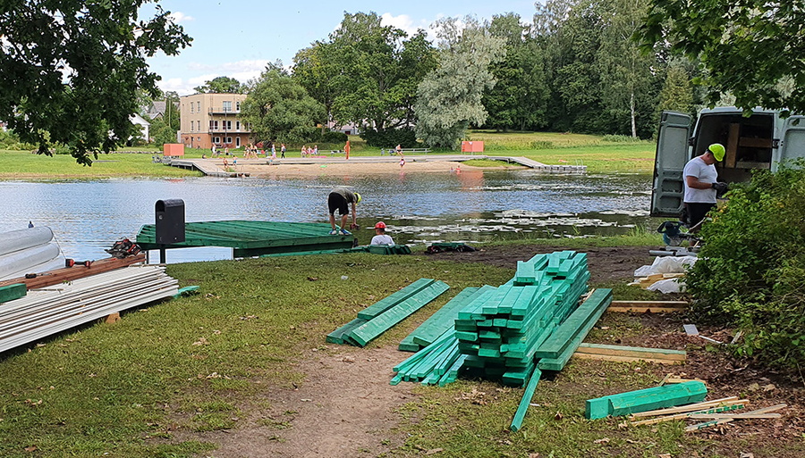 Paviljoni taastamine Suure-Jaani paisjärvel.