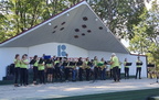 Rahvusvahelise noorte puhkpilliorkestri Eesti noored taasiseseisvumispäeval Suure-Jaanis.