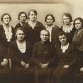  u.1925 Tartu Naisseltsi juhatus. Istuvad vasakult Salme Paldrok, Marie Siimer, Marie Reiman, Hilda Reiman, Marie Wolmer