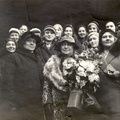 1931. a 25.märts Karin Michalise vastuvõtt Tartu jaamas. Vasakult esimene Marie Reiman