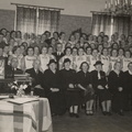 8. nov. 1937 Tartu Naisseltsi kutsekooli 15. a. aktus.Marie Reiman istub paremalt neljandana