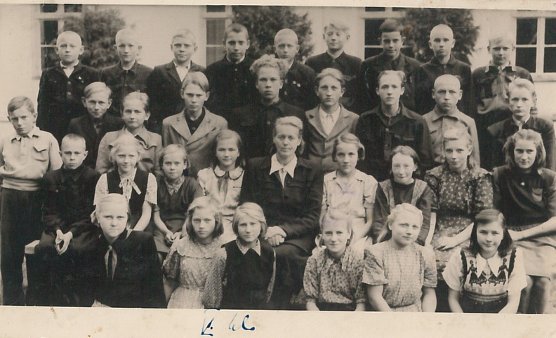 1950 5. klass. Õpetaja Johanna Rööp