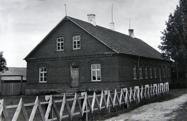 1930.a  Reegoldi algkool