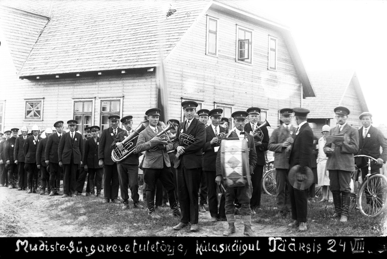 1930.a Mudiste -Sürgavere tuletõrje külas Tääksis
