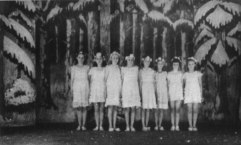 1940.a Lumehelbekeste tants. Dekoratsioonid Paul Kondas