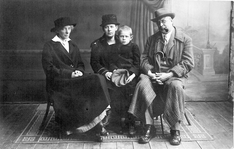 1923.a Gertrud ja Artur Kapp Suure-Jaanis