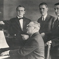 1926.a  Artur  Kapp oma õpilastega 