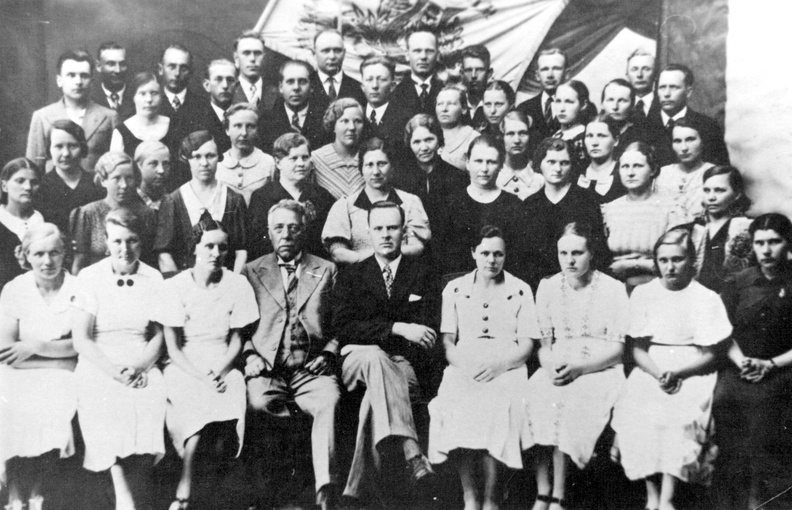 1938.a  Ilmatari koori juubelil.  Esireas neljas Andres Vanaus ja viies Villem Kapp