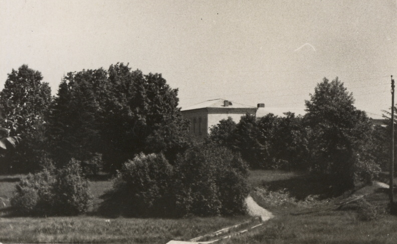 1952.a Vaade Kondase silla otsast koolimajale