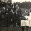 1923.a  Mart Saar lähedastega Hüpassaares