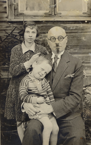 1930.a  Mart Saar koos Heli ja Ülo Saarega