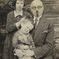 1930.a  Mart Saar koos Heli ja Ülo Saarega