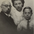 1937.a  Mart Saar koos Heli ja Ülo Saarega