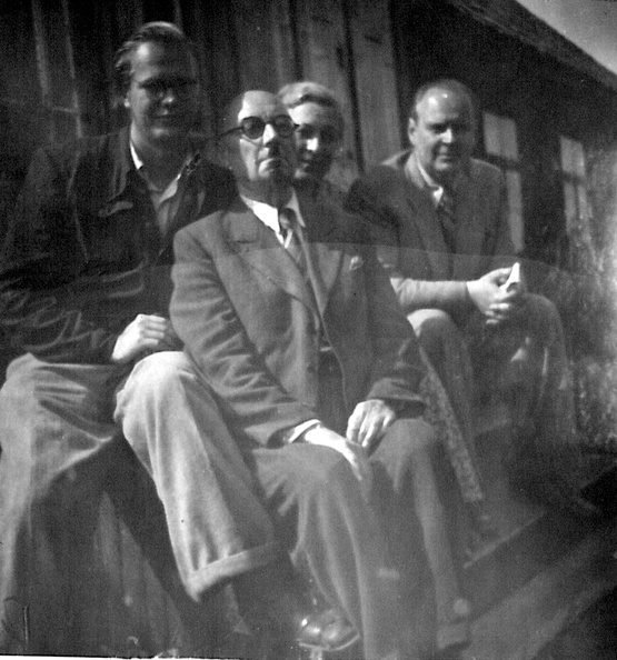 29.06. 1952.a  Mart Saar koos abikaasa Magda ja Villem Kapiga Hüpassaares