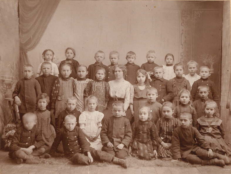 1909.a "Väikeste laste kool"