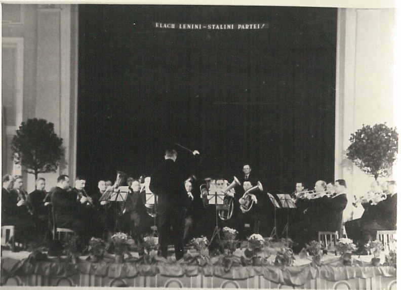 1948.a  Puhkpilliorkester Julius Vaksi juhatusel Tallinnas Noortemaja saalis