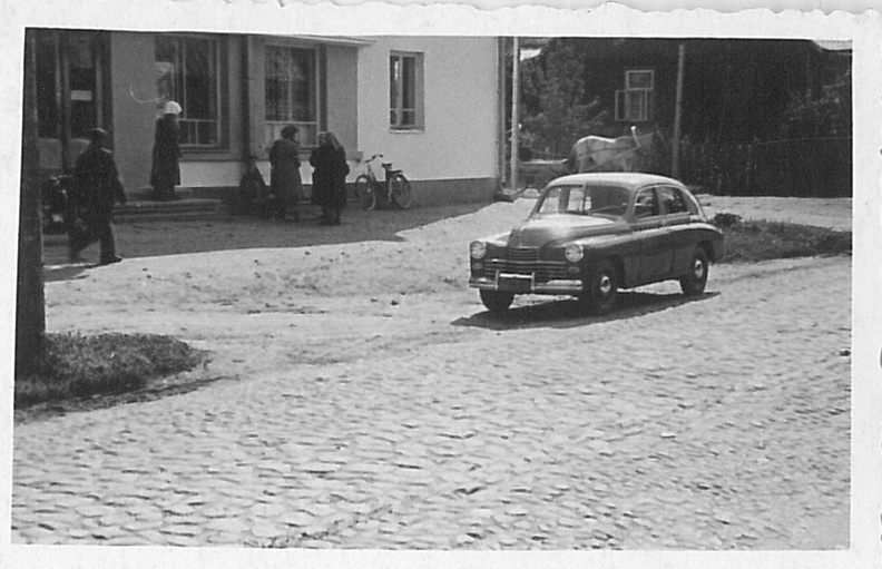 Suure-Jaani esimene takso 1950.a. Taksojuht Ilmar Kuresson