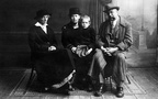 1923.a Gertrud, Marie, Harri ja Artur Kapp