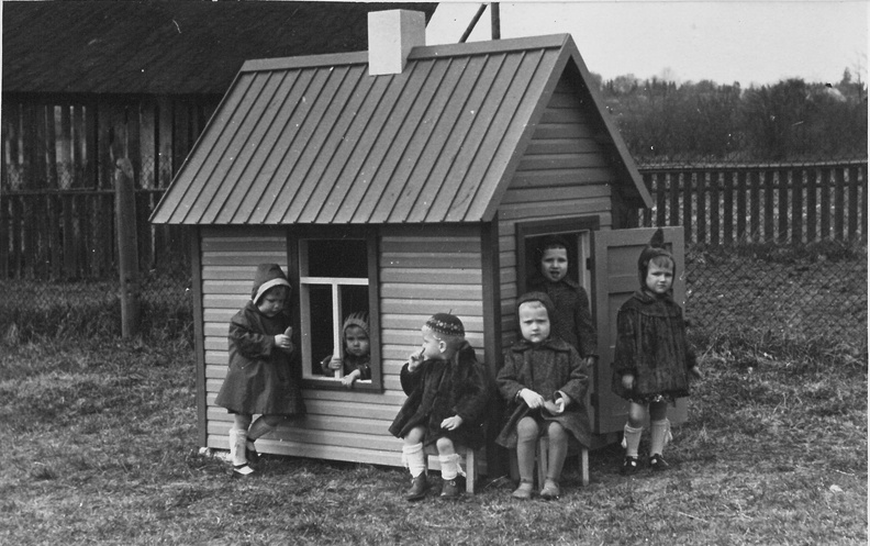 Mängumajas