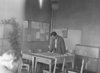 Õpetajate toas 1950-date lõpus. Erik Saluveer