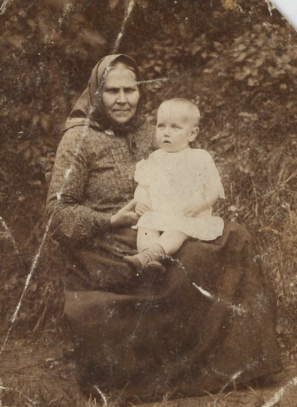Pauliine Reimann koos Walteri tütre Elsaga 1906.a