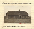 Reegoldi vana koolimaja