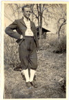 Kauaegne Suure-Jaani tantsujuht Adam Helbma 1950-datel ja 1960-date alguses
