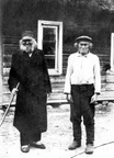 Aukemal 1909.a Jaan Johanson koos oma äia Jaan Mooratsiga