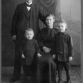 u.1917.a. Marie, Hans, Villem ja Harri Kapp