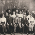 u.1910.a  Kihelknnakool. Õpetajad Peeter Pratka, Hans Kapp ja Jaan Reinbach