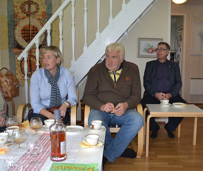 Suure-Jaani valla sotsiaal- ja tervishoiutööga seotud inimesed Ulvilas külas.