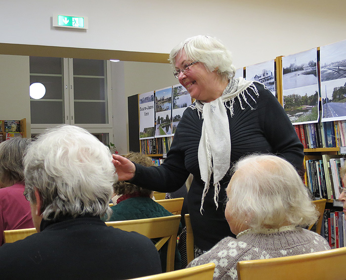 Suure-Jaani raamatukogu tutvustas 105. sünnipäeva tähistamise nädala raames ajalootuba ja tänas abilisi.