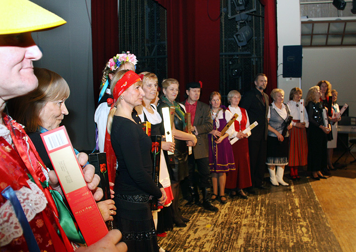 Suure-Jaani valla isetegevuslaste kontsert-pidu ja kultuuripreemiate 2015 kätteandmine.