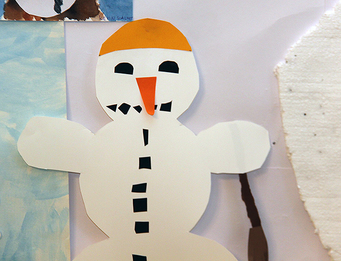 Lahmuse koolis valmistasid lumememmesid nii õpilased, õpetajad kui kasvatajad.