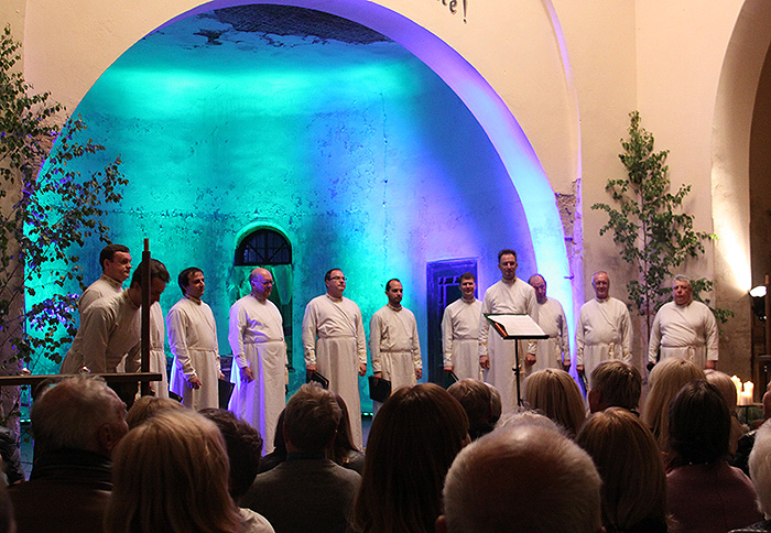 XX Suure-Jaani muusikafestival.Püha Danilovi kloostri meeskoor Moskvast Suure-Jaani õigeusu kirikus.